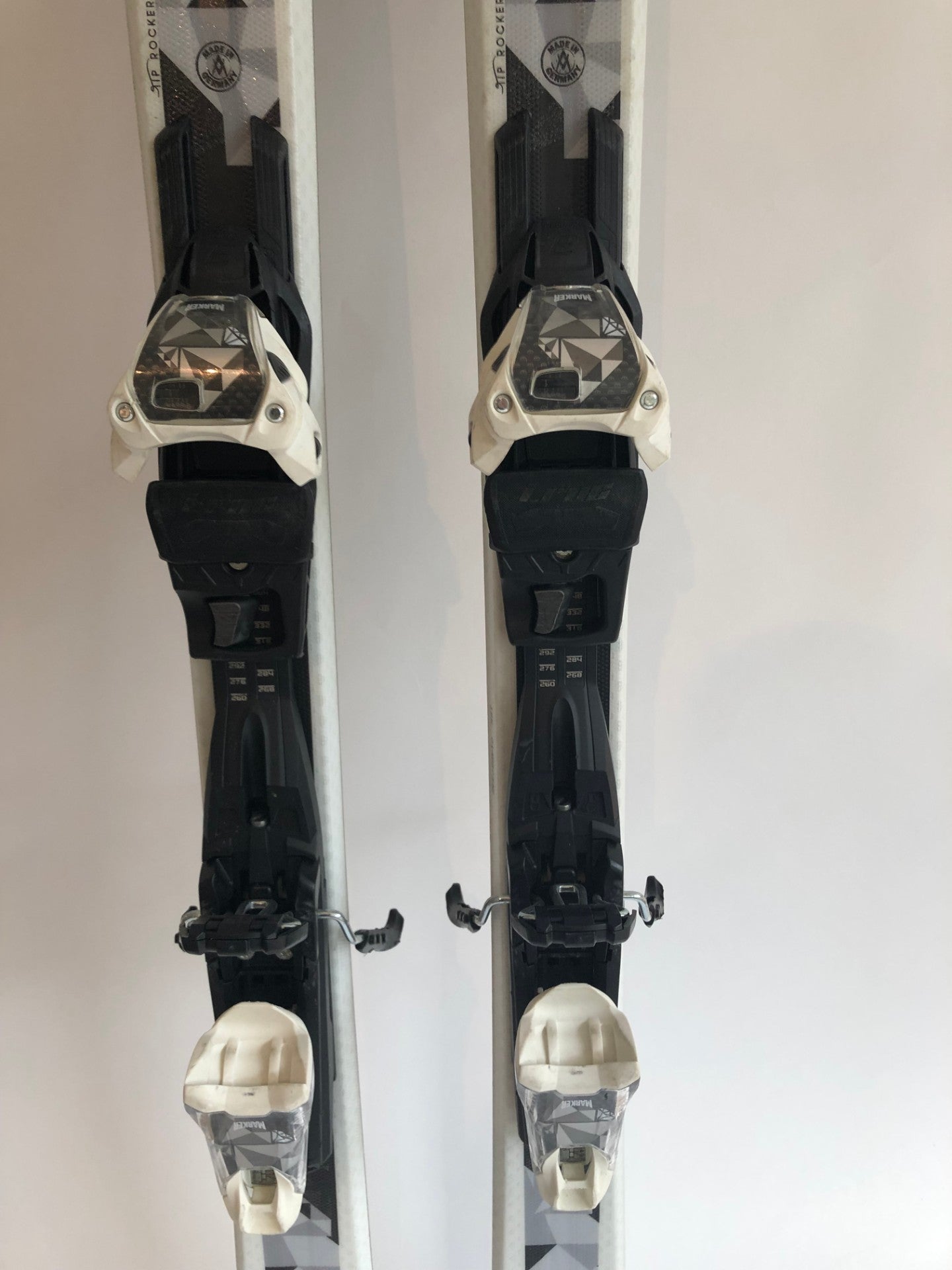 Ski Völkl Adora